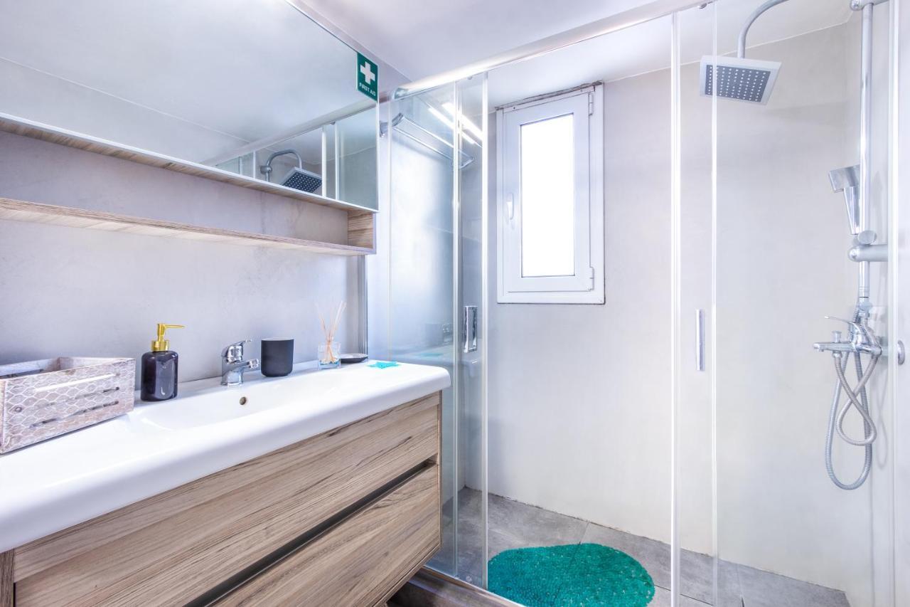 Apartment With Parking Near Medical Center Athena Bagian luar foto